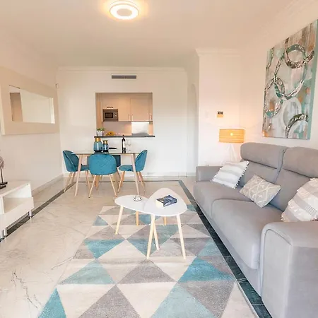 Апартаменты Vacation I Marina De Banus Retreat, Next To Marina And Shops, 24-7 Security Марбелья