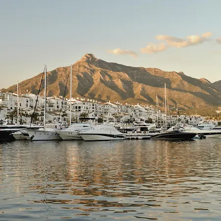 Апартаменты Vacation I Marina De Banus Retreat, Next To Marina And Shops, 24-7 Security *